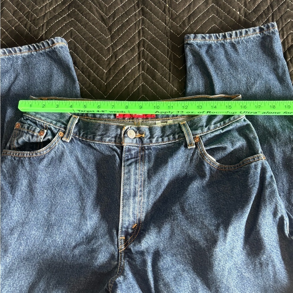 Vintage women’s Levi’s 550 size 16. Dark wash. Classic Relaxed fit. Tapered leg. - Picture 4 of 8